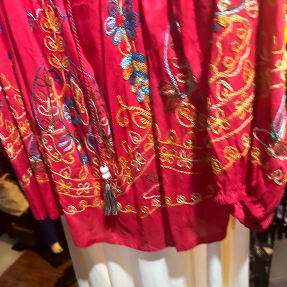 Ananda's Collection Size XXL red boho styled top with gorgeous embroidery - Picture 2 of 6